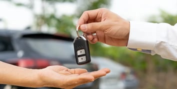¿Cómo comprar carros usados en Renting Colombia? Guía paso a paso