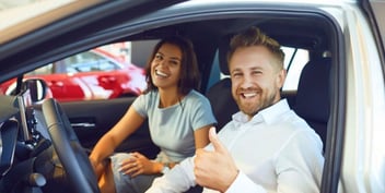 Cómo consultar el historial vehicular de un carro usado en Colombia